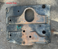 ochranný plech pod motor 2.5 CRD a 2.8 CRD /01-04/ - ORIGINÁLNÍ DÍL